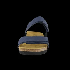 Women Naot Travel-Aisha