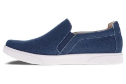 Women Revere Standard|Wide-Attica