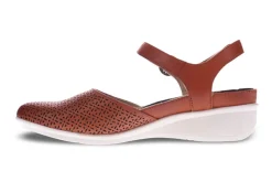 Women Revere Standard|Wide-Calabria