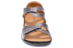 Women Revere Standard|Wide-Geneva