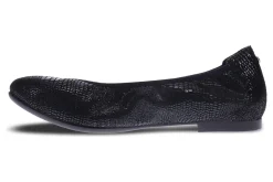 Women Revere Standard|Wide-Nairobi