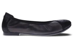 Women Revere Standard|Wide-Nairobi