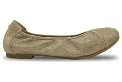 Women Revere Standard|Wide-Nairobi