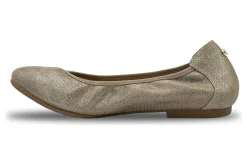 Women Revere Standard|Wide-Nairobi