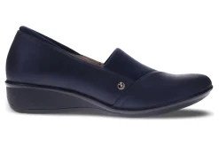 Women Revere Standard|Wide-Naples