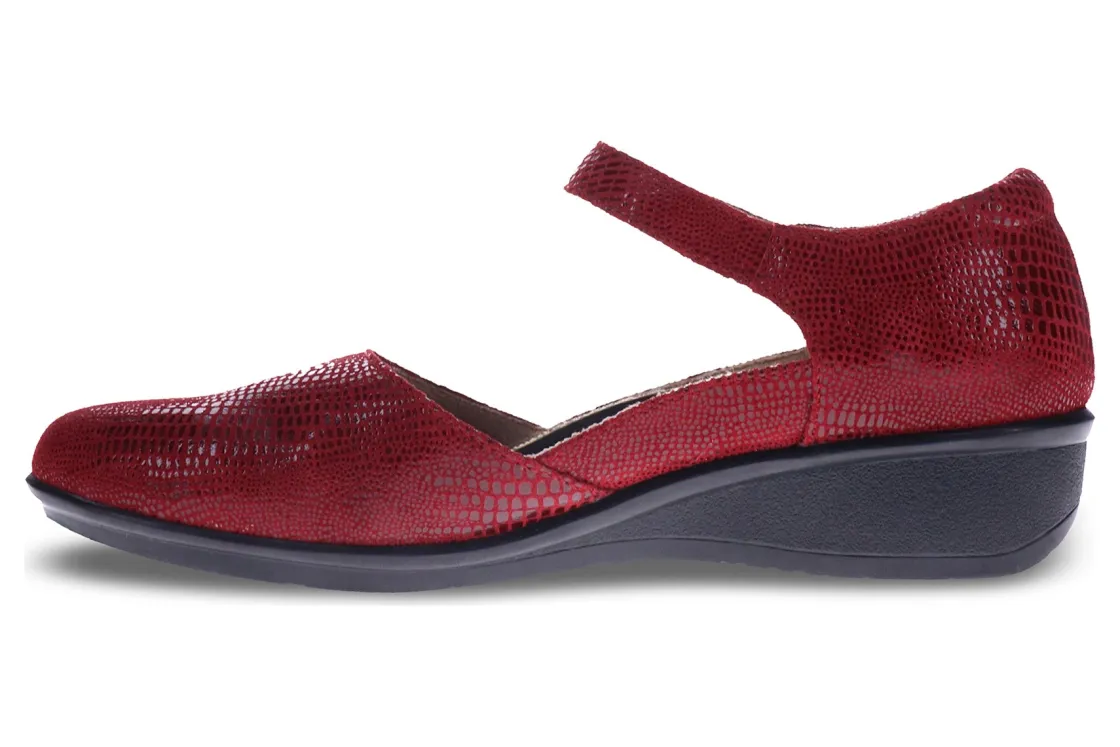 Women Revere Standard|Wide-Osaka