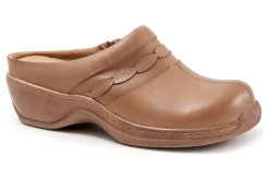 Women Softwalk Wide|Clogs-Amber