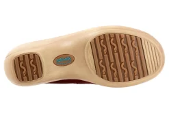 Women Softwalk Standard|Clogs-Madison