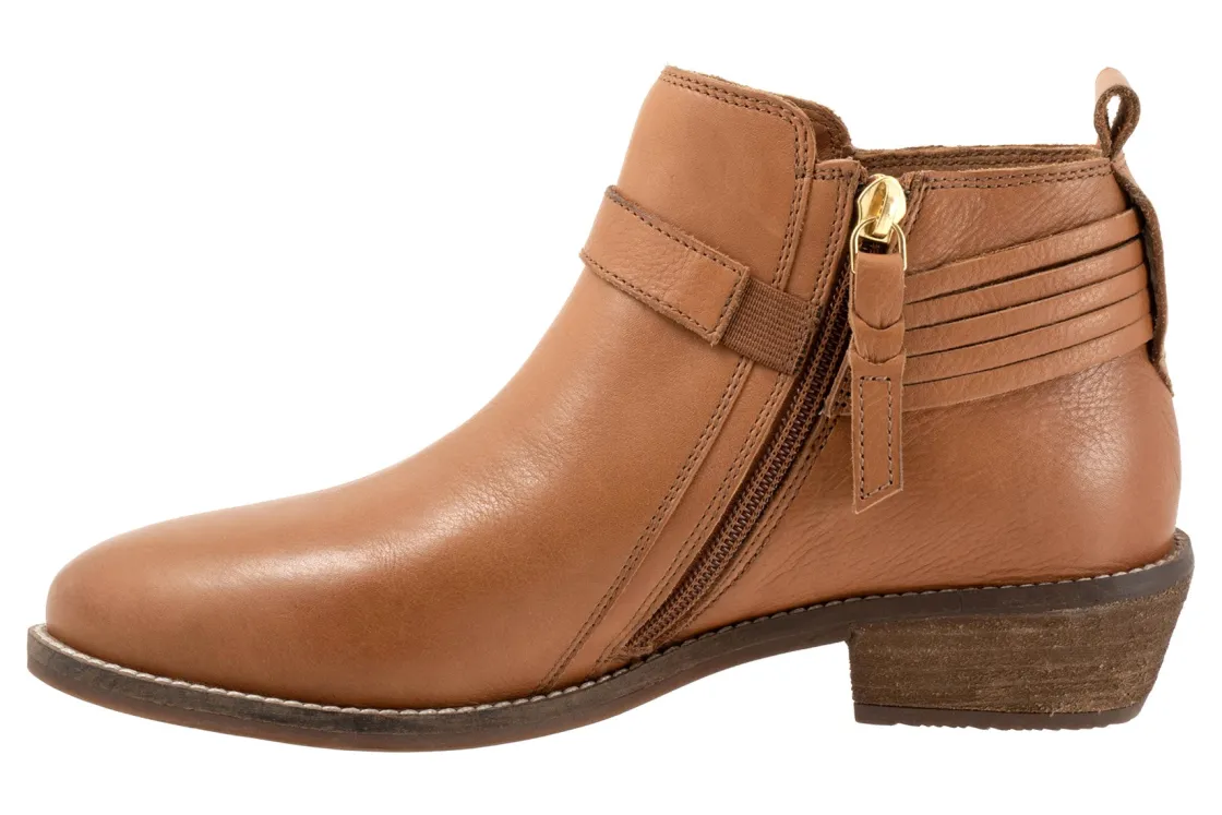 Women Softwalk Standard|Wide-Reade