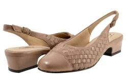 Women Trotters Wide|Standard-Dea Woven